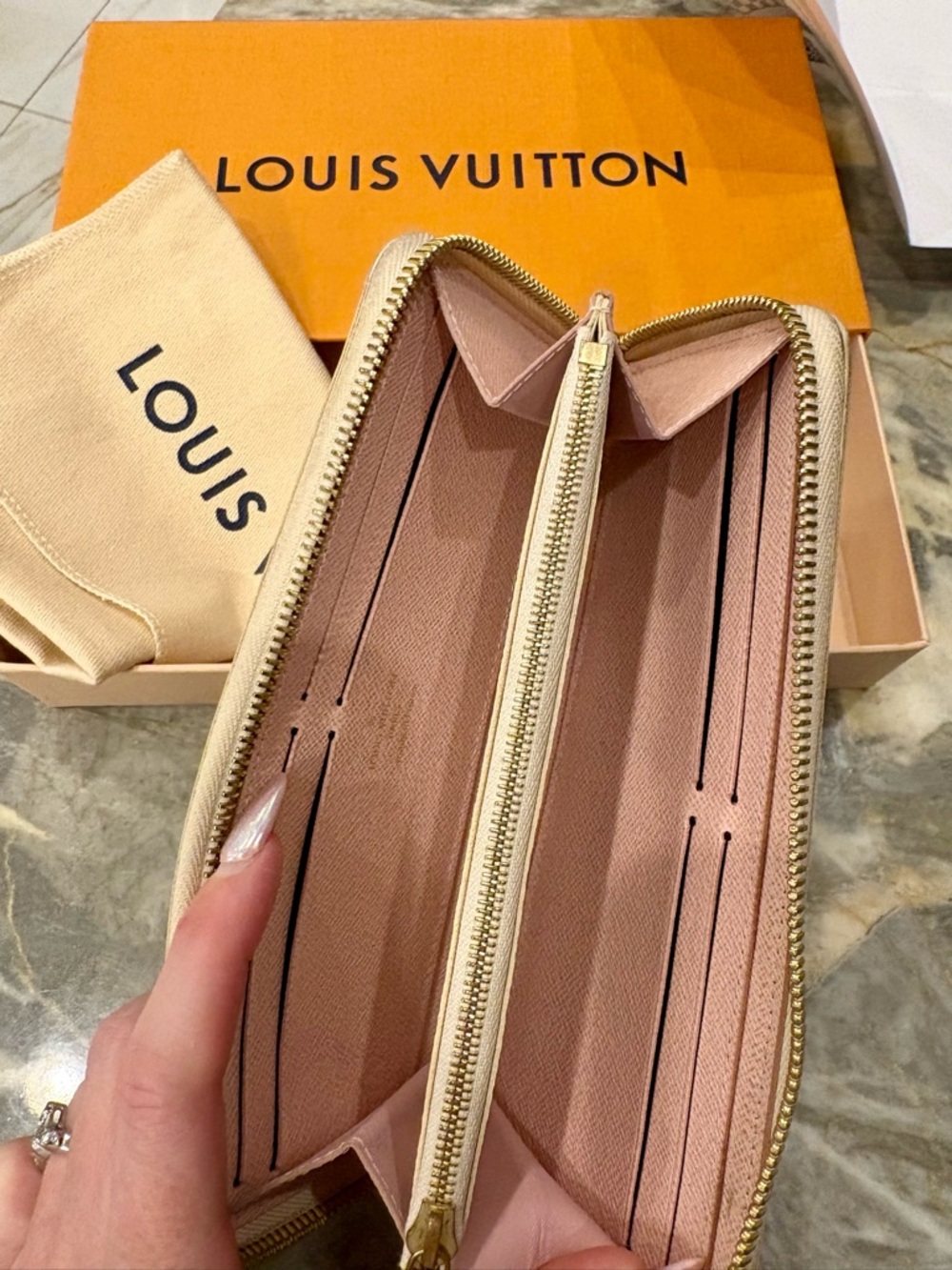 Louis Vuitton Clemence Damier Azur Zippy Wallet in Cream Check PINK Interior COA - Picture 9 of 16